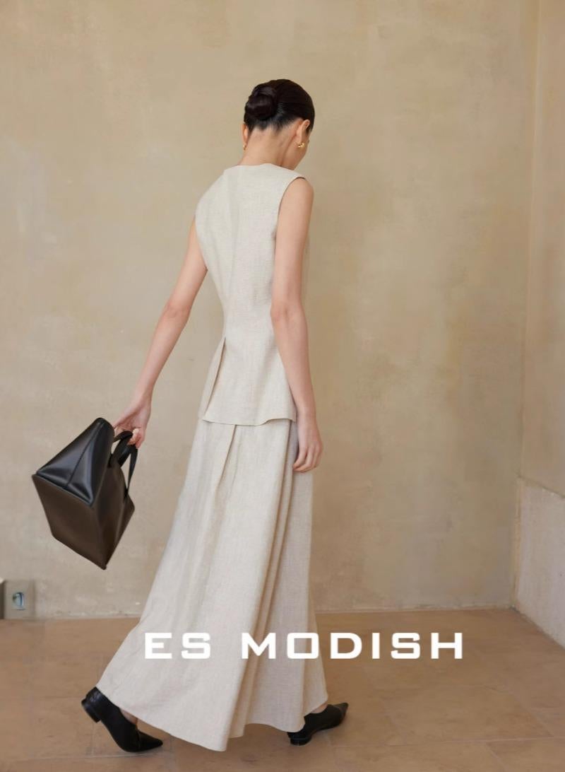 Saraia فستان ماكسي أبيض أنيق بدون أكمام من ES MODISH مع تفاصيل الأزرار - مثالي للمناسبات الرسمية وغير الرسمية - Image 4