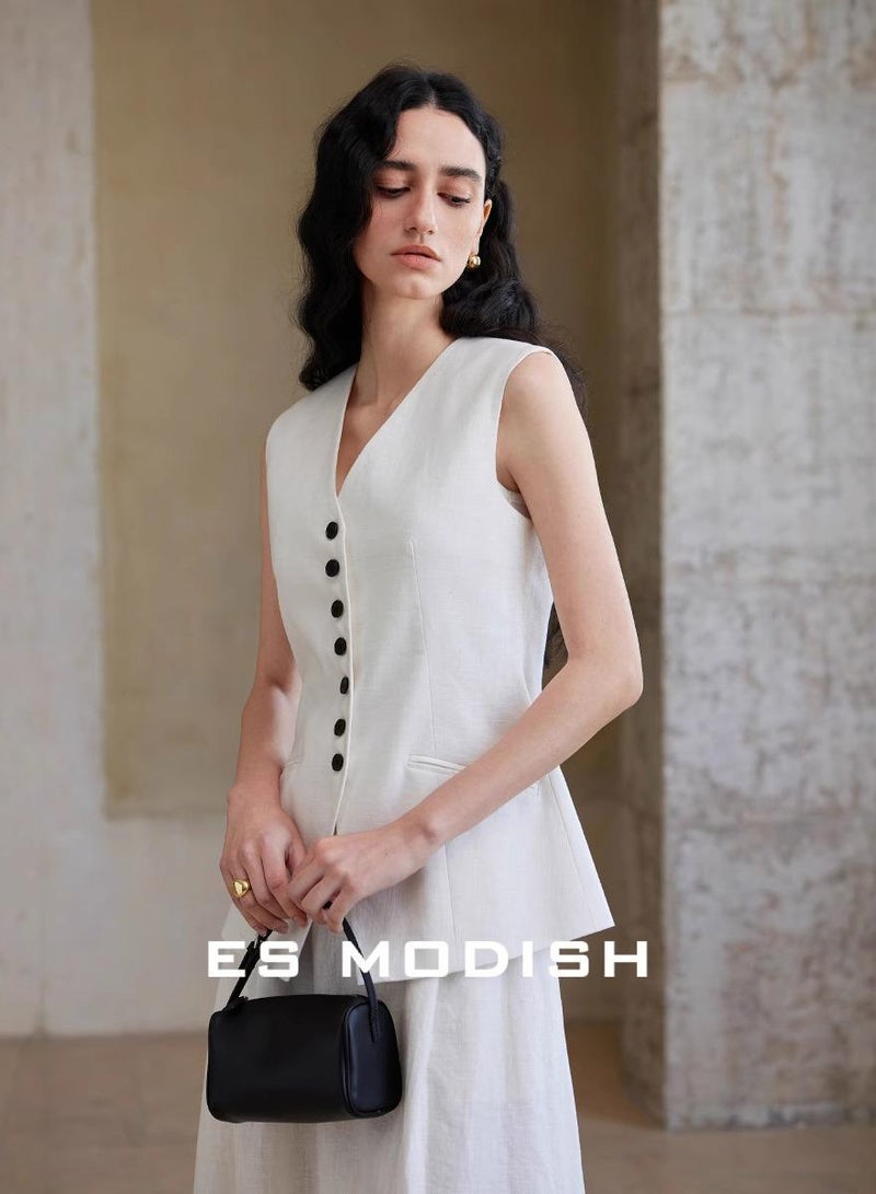 Saraia فستان ماكسي أبيض أنيق بدون أكمام من ES MODISH مع تفاصيل الأزرار - مثالي للمناسبات الرسمية وغير الرسمية - Image 3