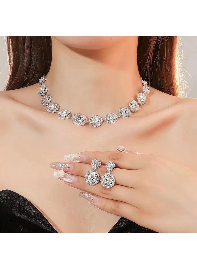 مجموعة مجوهرات من قطعتين تشمل عقد وأقراط بتصميم لامع بقطع الماس الدائرية وزخرفة ماسية أنيقة لمجموعة المجوهرات للنساء، هدية لصديقتك أو زوجتك أو والدتك أو وصيفات العروس لمناسبة الزفاف والاحتفالات. - Image 1