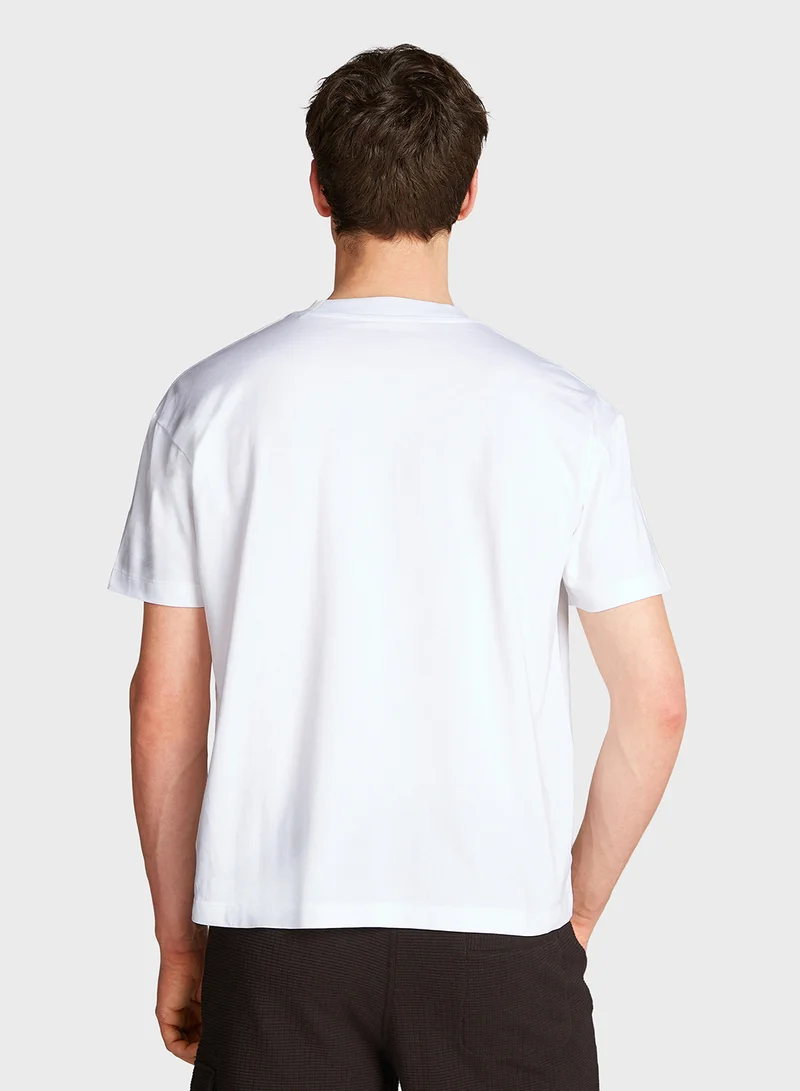 كالفن كلاين جينز Textured Monologo Boyfriend Tee