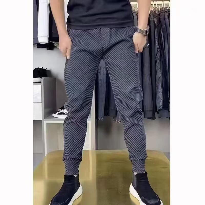 Unisex Classic Denim Jeans Loose Fit Daily Outdoor Wear - Image 3