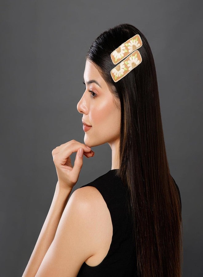 NIXTIL مشابك شعر نيكستيل مطرزة بزهرة الأقحوان | قاعدة بيج مع تطريز بخيوط زهرية بيضاء وخضراء | حواف مزينة بالخرز | قبضة ناعمة للفتيات والسيدات | عبوة من مشبكين - Image 3