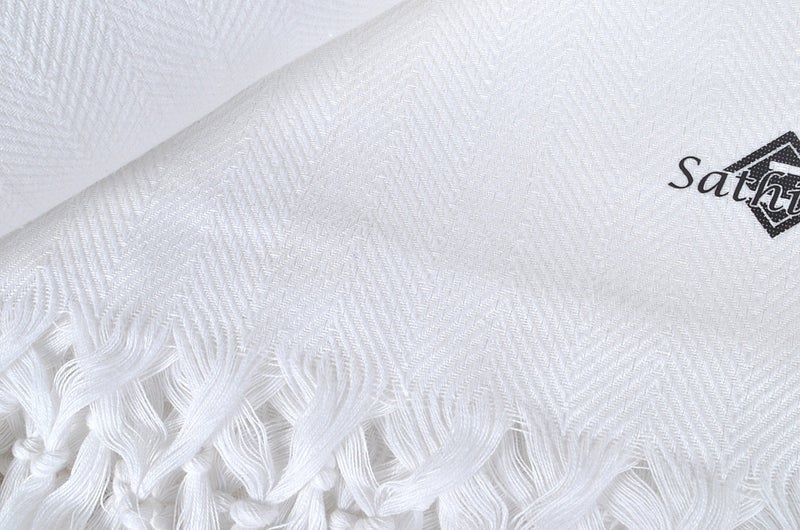 Sathiyas Cotton Bath Towel 480 GSM (Set of 2, White, 75 cm X 150 cm) - Image 2