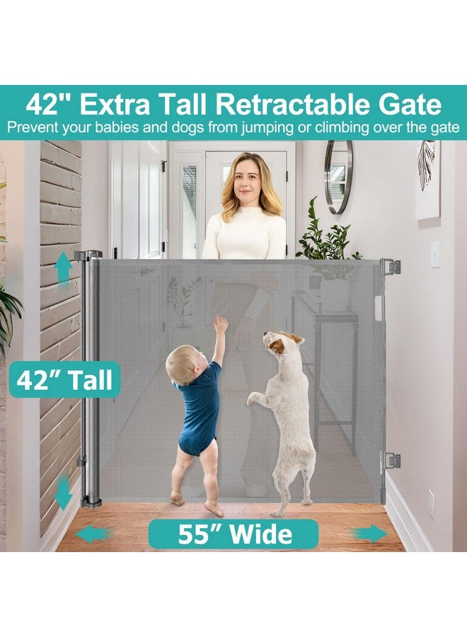 BETERTEK بوابة أطفال إضافية ارتفاع 42 بوصة للسلالم بعرض 55 بوصة شبك قابل للسحب مضاد للخدش للأطفال أو الحيوانات الأليفة بوابات جراء إضافية للمنزل تشغيل بيد واحدة بوابة كلب قابلة للسحب للمدخل، رمادي - Image 2