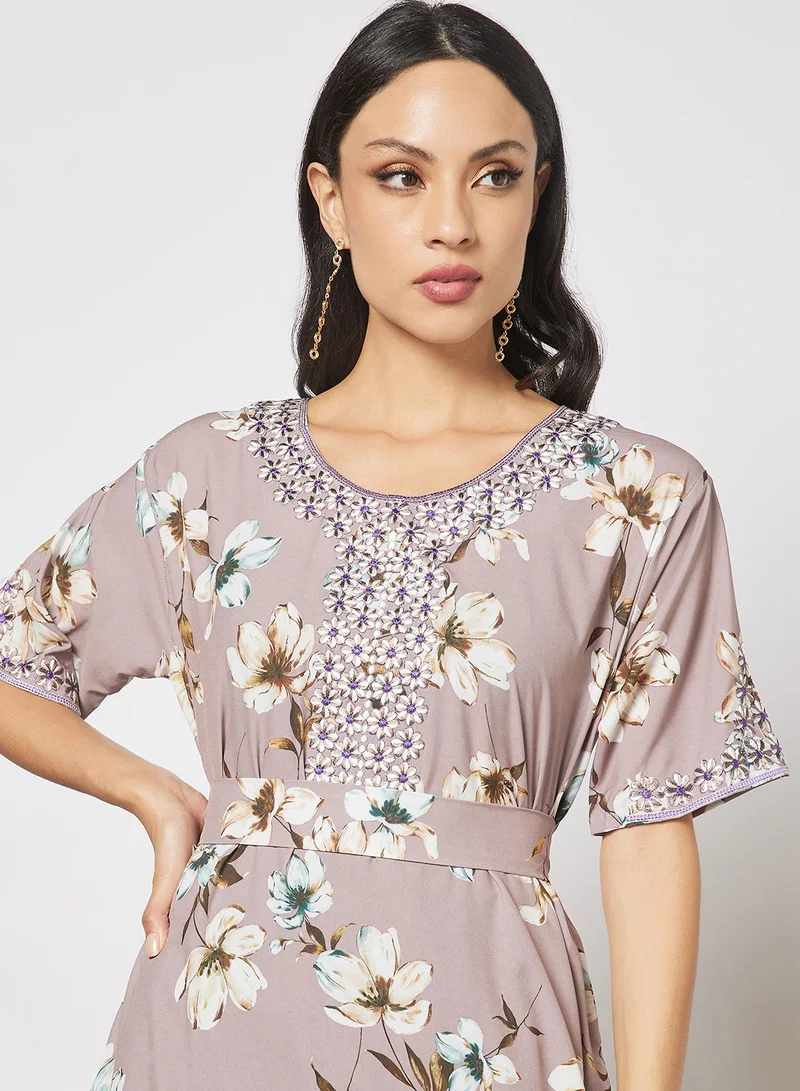 Hayat Floral Jalabiya With Flower Patterned Embroidery