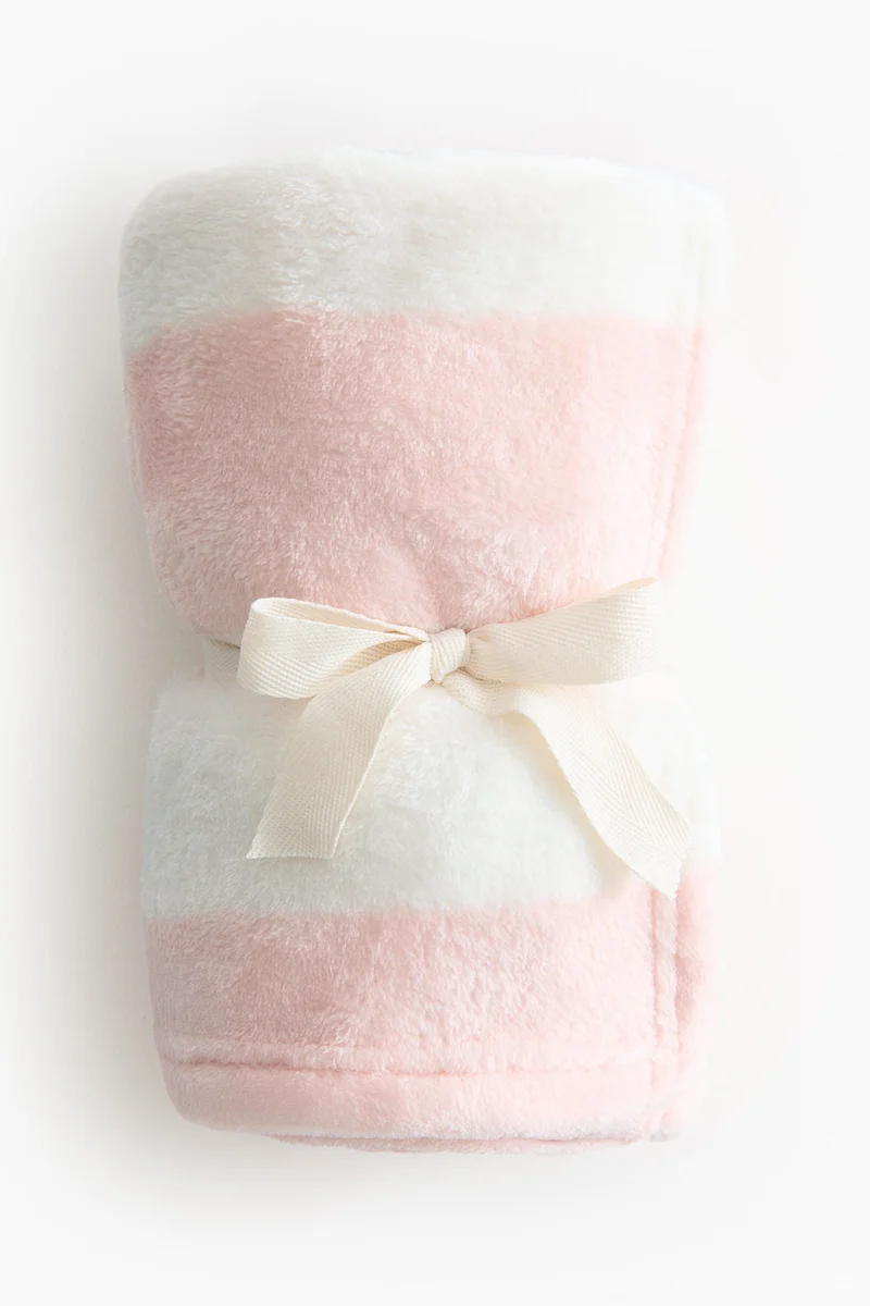 H&M Patterned fleece blanket