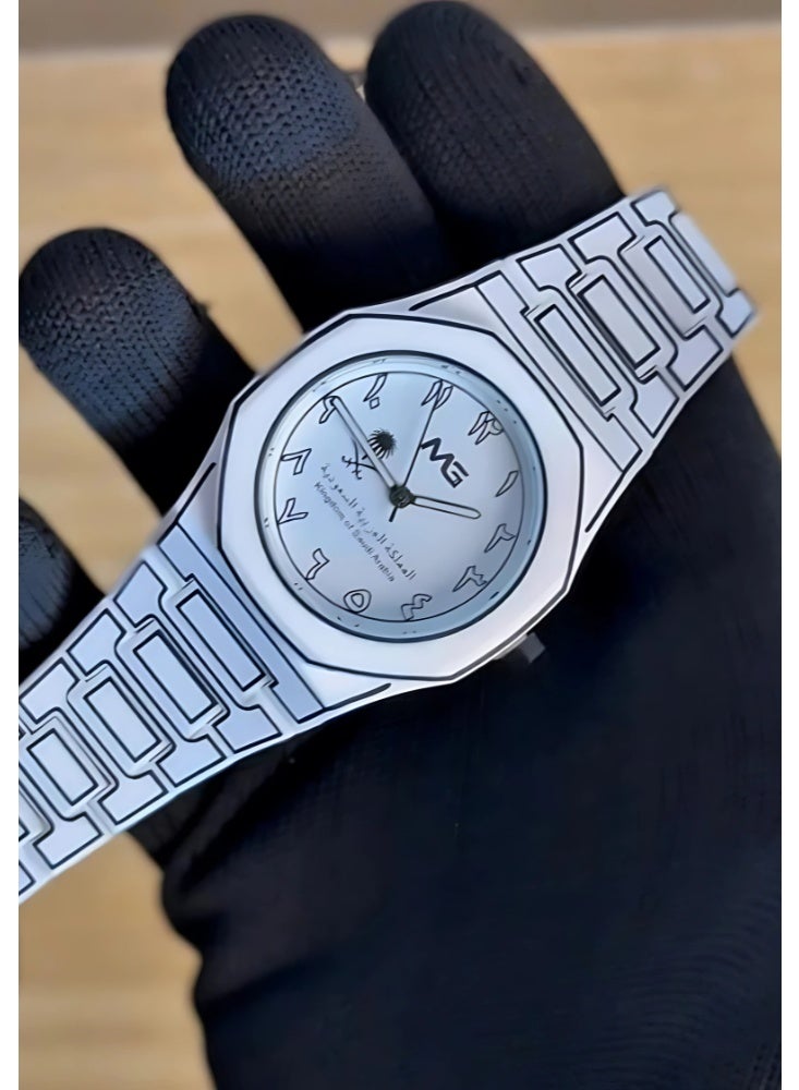 ام جي ساعة يد رجالية من الكربون, لون أبيض, نسخة اليوم الوطني أنيقة وفخمة. - Image 3