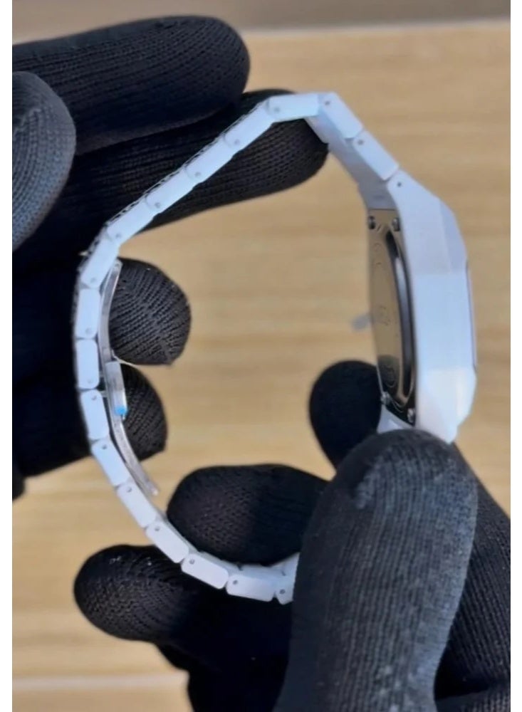 ام جي ساعة يد رجالية من الكربون, لون أبيض, نسخة اليوم الوطني أنيقة وفخمة. - Image 5