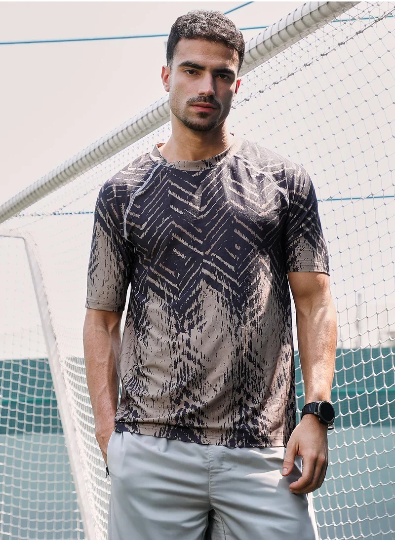 Campus Sutra Campus Sutra Men's Charcoal Black Faded-Chevron Activewear T-Shirt For Casual Wear | V-Neck | Short Sleeves | Jersey T-Shirt Crafted With Comfort Fit For Everyday Wear