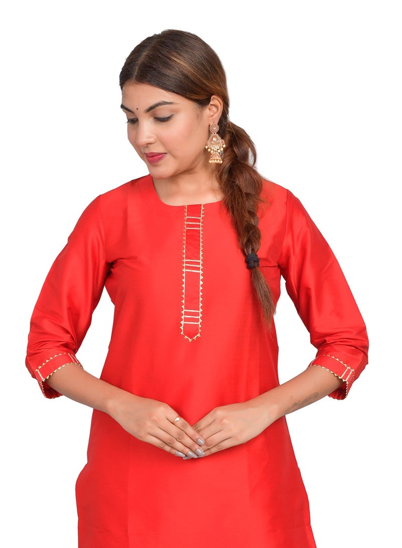 ريارا كورتي حريمي أحمر مع بنطلون طقم 3/4 كم كورتا بانت طقم حرير فني (تفتا سادة) مقاس XXL  - Image 3
