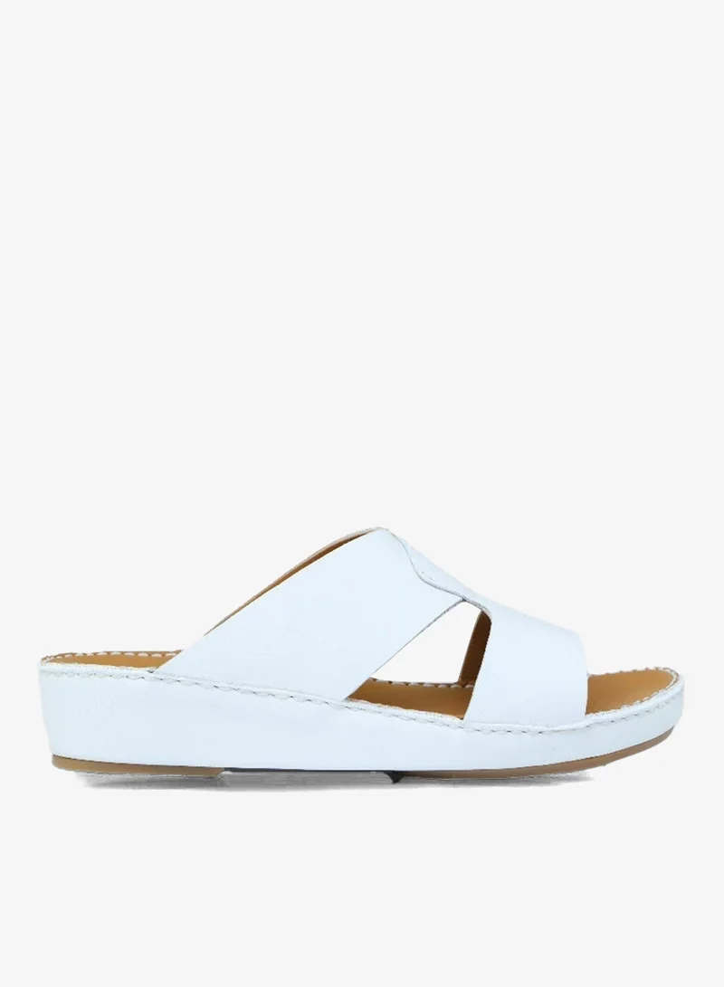 بيت الثوب صندل أساسي