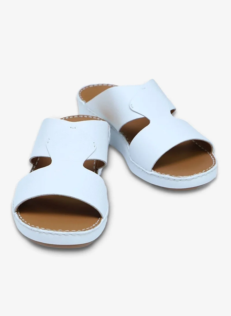 بيت الثوب صندل أساسي