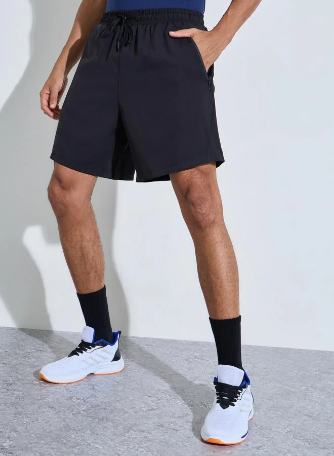 ستايلي اكتيف Men Black Paneled Zipper Pocket Active Shorts
