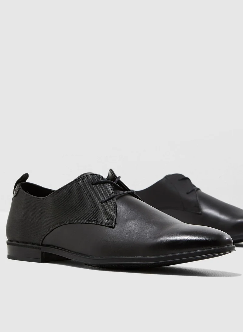 CALL IT SPRING Zalith Lace ups