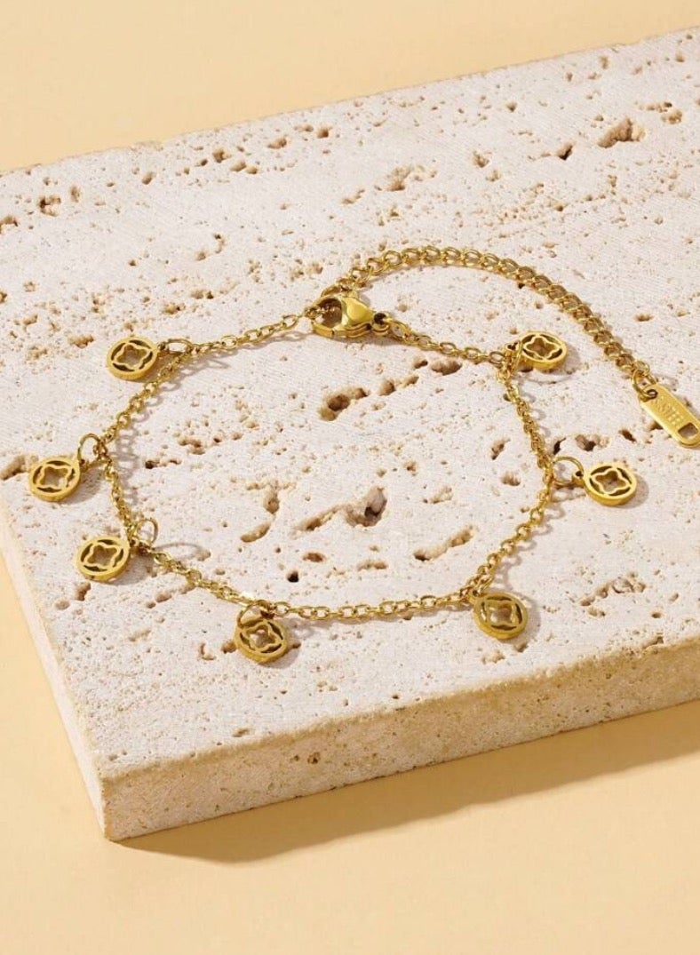 إيكوال اسوارة نسائية أنيقة وعالية الجودة مصنوعة من الاستانلس ستيل مطلية باللون الذهبي - Image 2