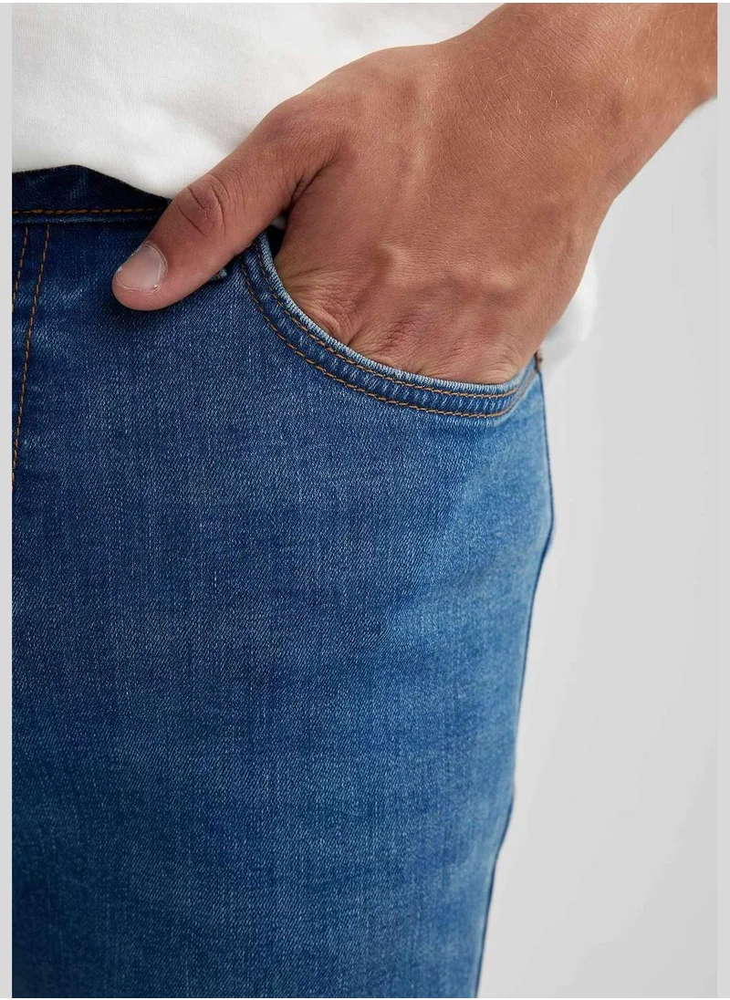 ديفاكتو Man Slim Fit Denim Trousers