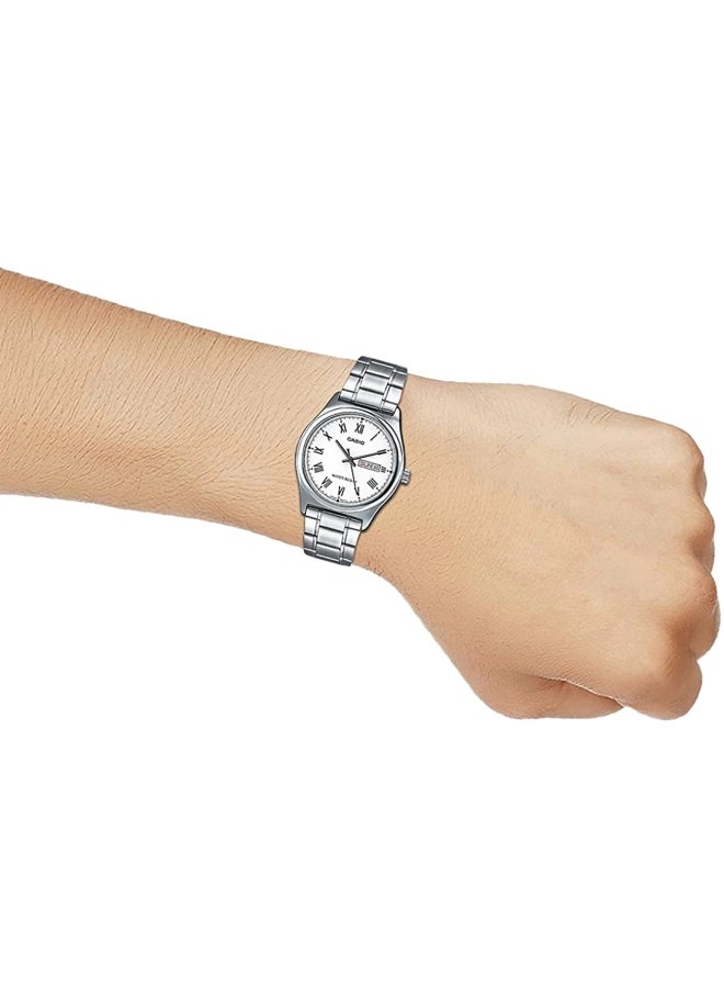 CASIO Men Formal StAndard Analog Watch MTP-V006D-1BUDF - 38 mm - Silver - Image 5