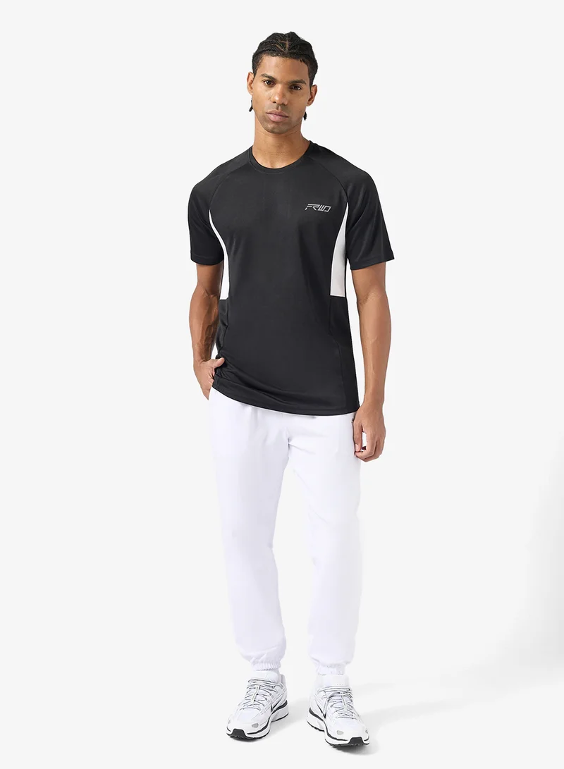 فورورد بنطلون رياضي بقصة ضيقة