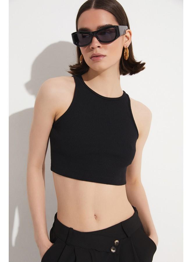 جون بلوزة كاميسول قصيرة نسائية بياقة هالتر سوداء - Image 4