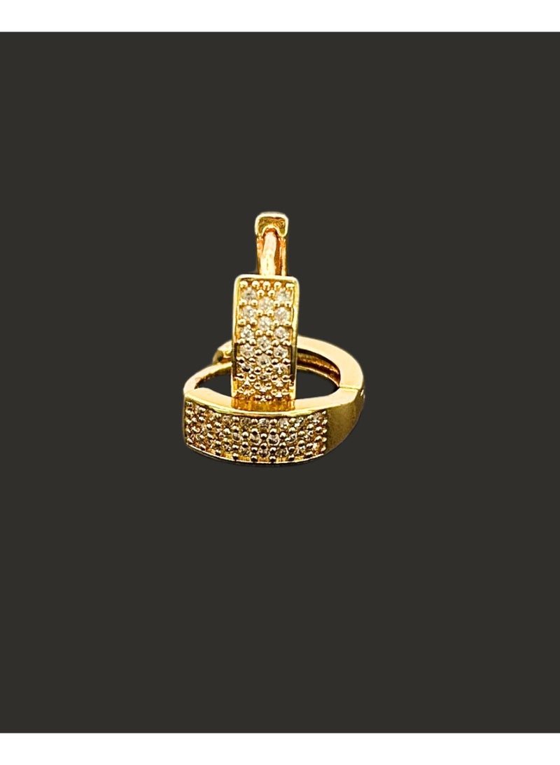 نورى كوتور أقراط نسائية مطلية بالذهب عيار 18 مزينة بأحجار زركون لامعة تشبه الألماس، بتصميم أنيق وثابت بتثبيت المخالب، مثالية للعروس (زوج واحد). - Image 1