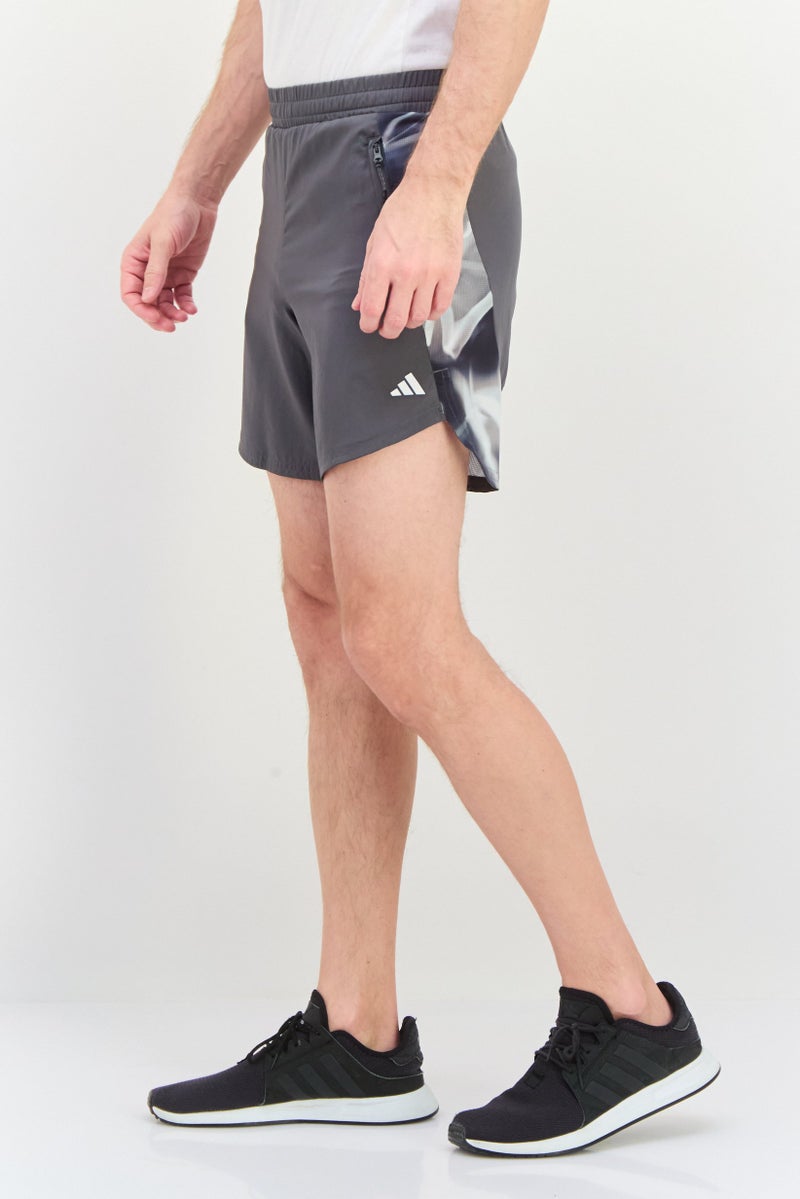 Adidas شورت تدريب للرجال بقصة عادية بطول 7 إنش، رمادي - Image 3