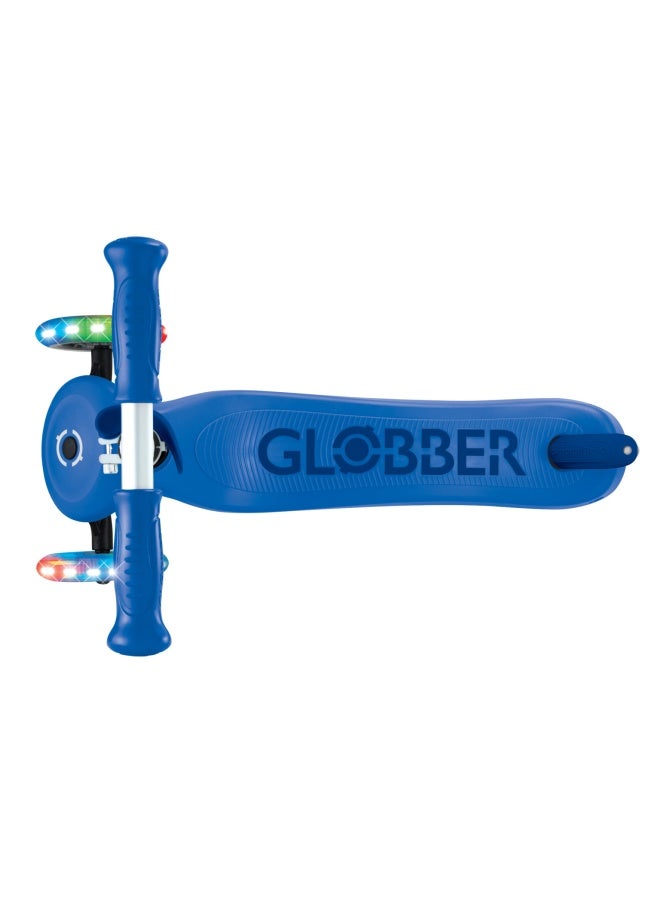 GLOBBER سكوتر ثلاثي العجلات مع أضواء رياضية 360 درجة من جلوبير باللون الأزرق البحري - Image 4