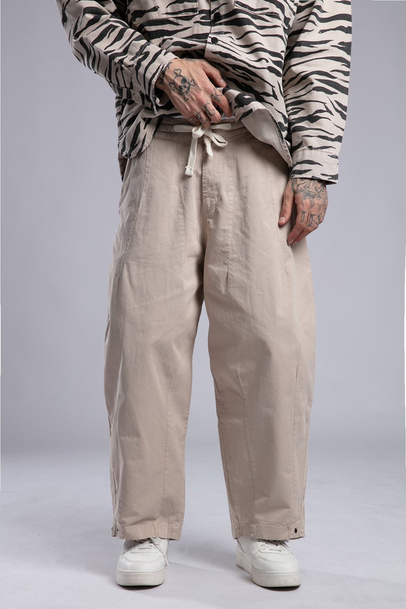 كاتش بنطلون من قماش الجبردين ذو حافة قابلة للتعديل - Image 4