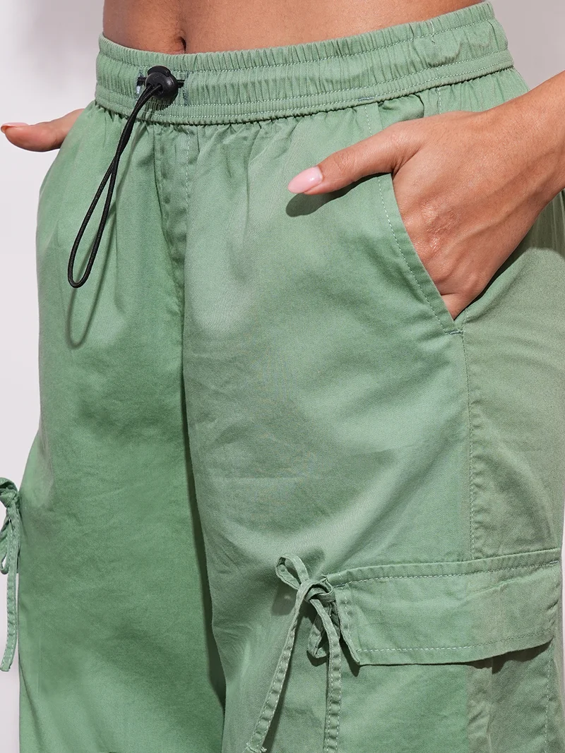 globus Women Loose Fit Mid-Rise Flat Front Cargo Trousers