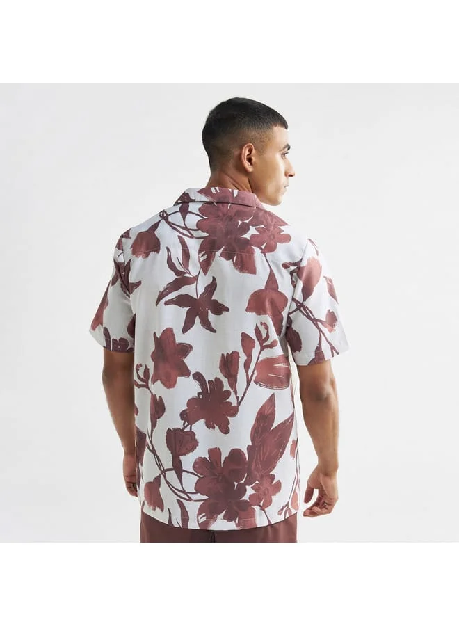 Splash FAV All-Over Floral Print Shirt with Camp Collar and Short Sleeves