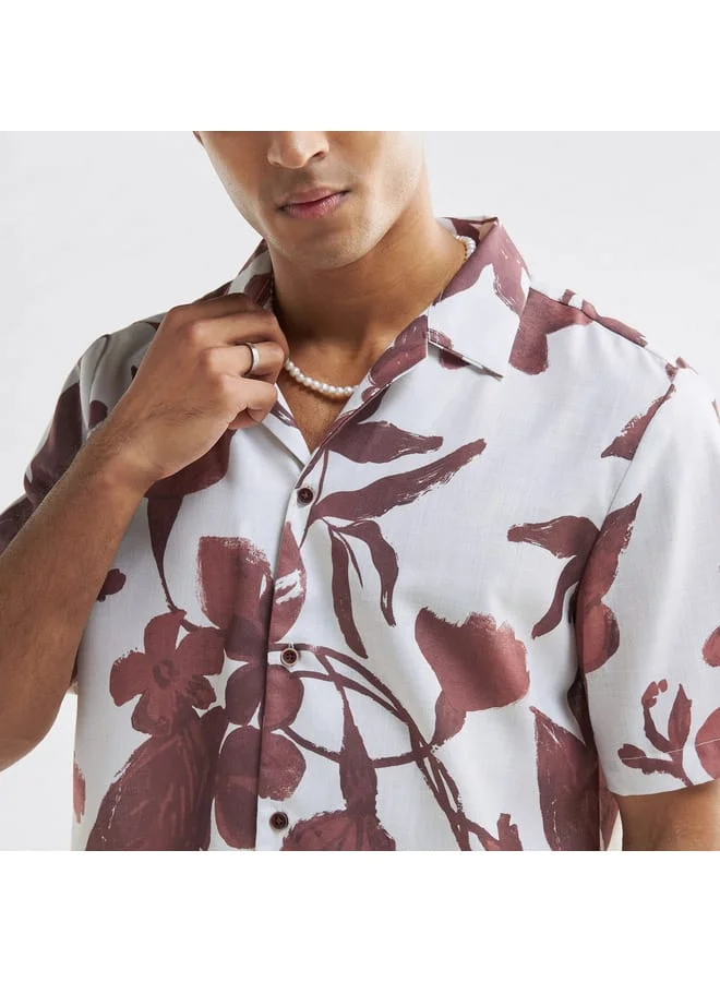 Splash FAV All-Over Floral Print Shirt with Camp Collar and Short Sleeves