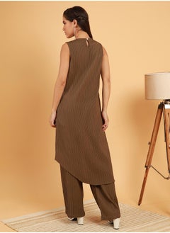  قصة Women's Taupe Brown Textured Wrap Kurta With Trousers  - Image 4