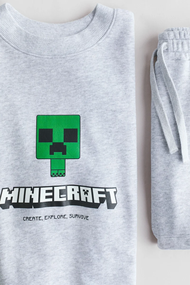 اتش اند ام طقم سويت شيرت مزين بطبعة - عبوة من قطعتين