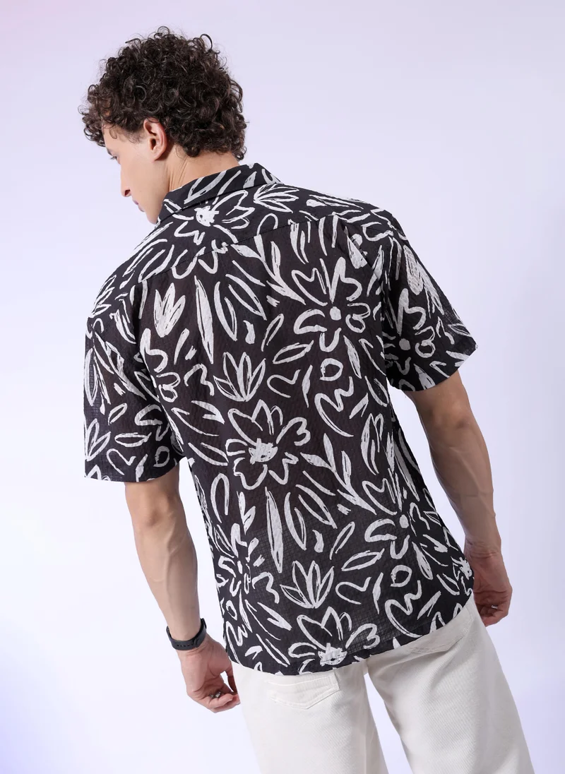 ذا انديان كراج كو Men Relaxed Fit Floral Printed Half Sleeves Cuban Collar Resort Wear Shirt