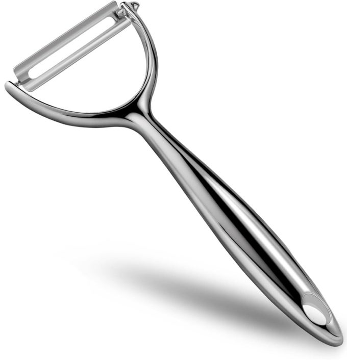 EFFORTLESS Y PEELER WITH SHARP STAINLESS STEEL BLADES FOR APPLES, CUCUMBERS - ERGONOMIC HANDLE FOR EASY POTATO EYE REMOVAL, PERFECT FOR COOKING ENTHUSIASTS AND KITCHEN NOVICESSILVERY