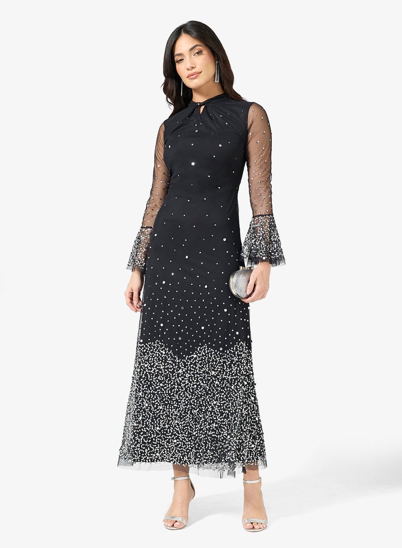 فروك اند فرل فستان ماكسي طويل بأكمام طويلة وتفاصيل شبكية مزينة - Image 1