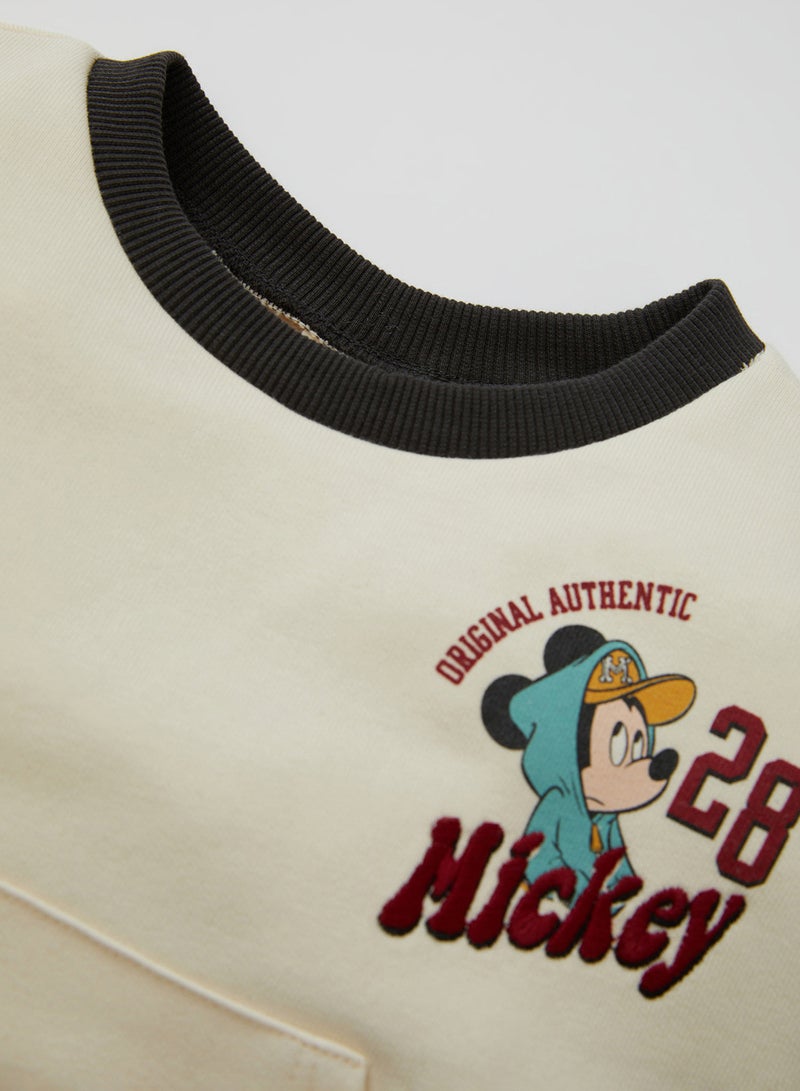 DeFacto Disney Mickey & Minnie Crew Neck Sweatshirt  - Image 3