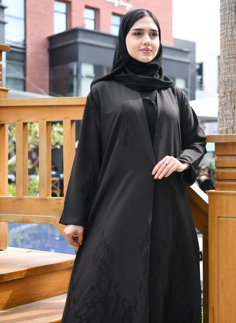 عبايات حوراء عباية بتصميم راقي لف سوداء بتطريز اسود مطفي على كامل العباية وبكسرة من الخلف