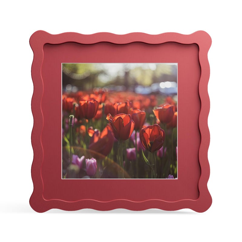 ثكرلوف إطار صور THKRLOF مقاس 8x8 بوصة مع حافة داخلية لإطار صور 6x6 بوصة، إطار خشبي ذو حواف مموجة وزجاج حقيقي، مناسب لوضعه على الطاولة أو تعليقه على الحائط، لون أحمر، عبوة واحدة - Image 1