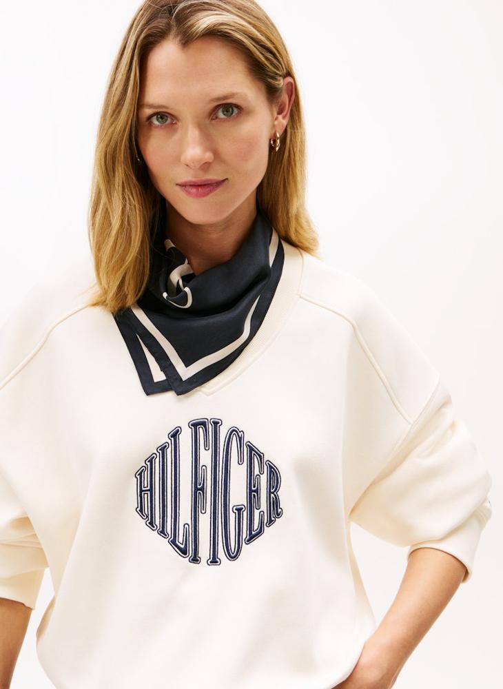 تومي هيلفيغر بلوزة قطنية برقبة على شكل حرف  برسومات - Image 3