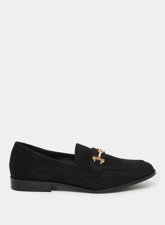 Styli Styli Buckle Accent Round Toe Shoes
