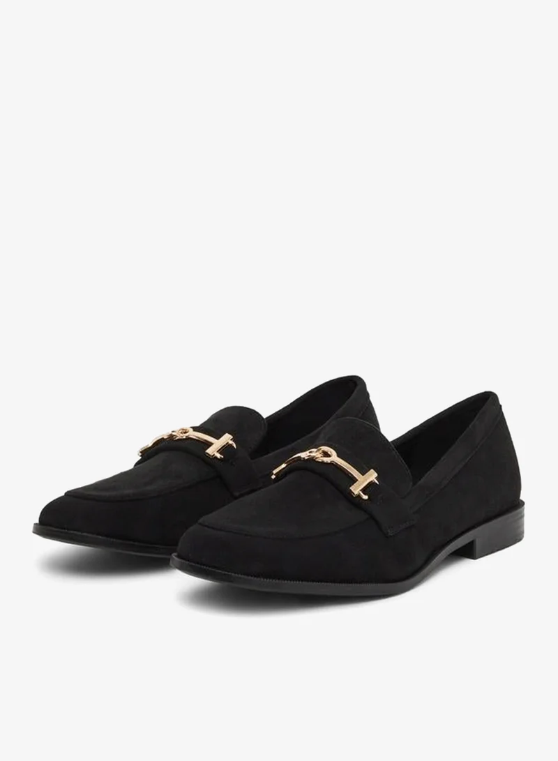 Styli Styli Buckle Accent Round Toe Shoes