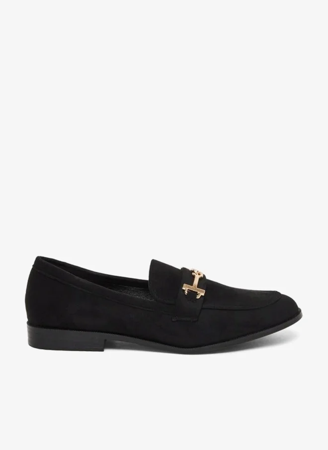 Styli Styli Buckle Accent Round Toe Shoes