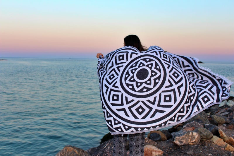 Bersuse 100% Cotton Venice Turkish Towel Beach Towel Bath Towel Dual Layer Peshtemal Beach Blanket Beach Essentials - 39x71 Inches, Black - Image 2