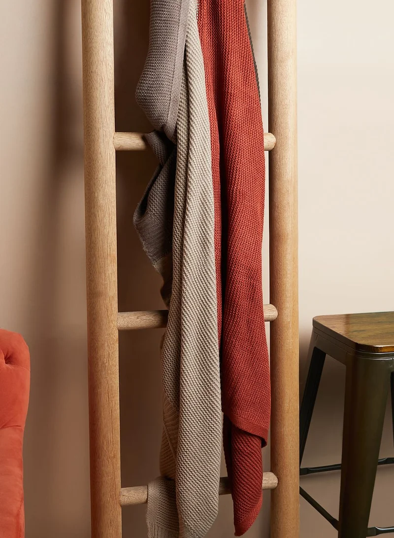 Noire Edit Red Colour Block Blanket