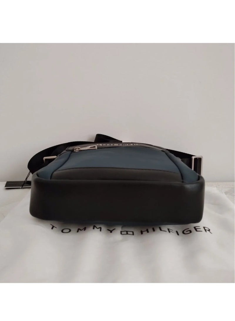 Tommy Hilfiger Plus Tommy Hilfiger Men TH Casual Mini Reporter Shoulder Bag  - Image 5