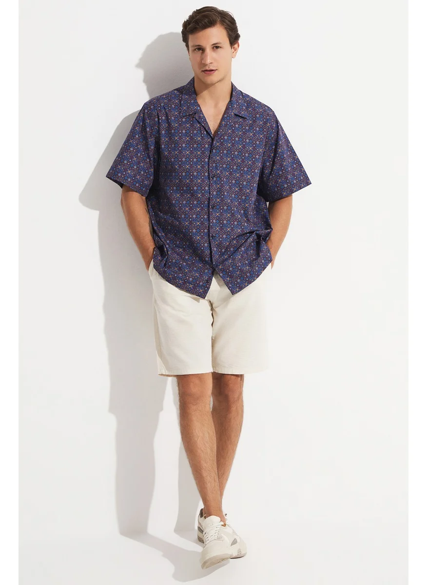 JUNE Exclusive Men's Oversize Short Sleeve Patterned Shirt