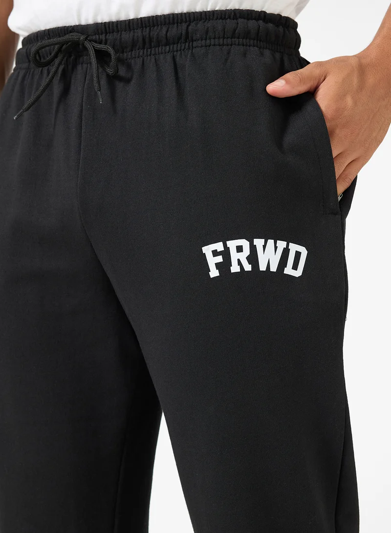 فورورد بنطلون تدريب بشعار