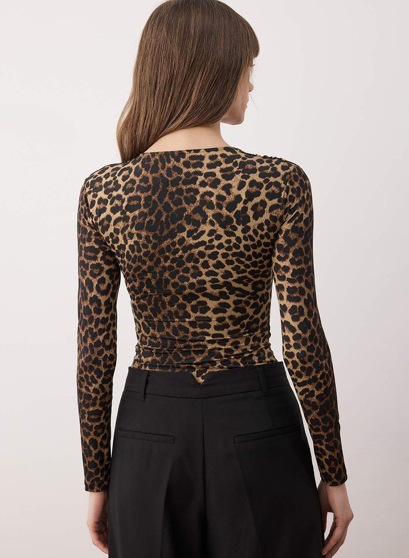 trendyol Brown Leopard Print Stretchy Knitted Bodysuit with Snap Buttons at the Bottom Twoaw26Bd00016 - Image 4
