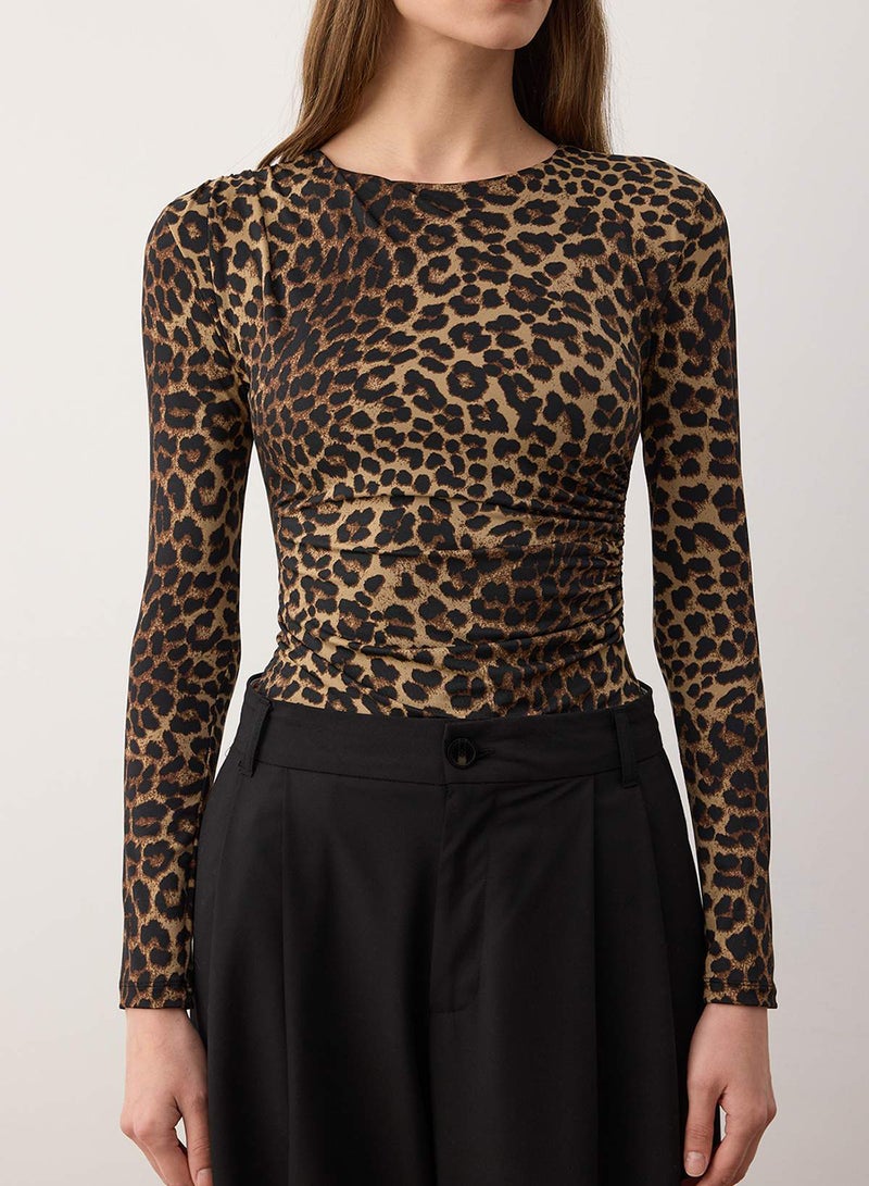 trendyol Brown Leopard Print Stretchy Knitted Bodysuit with Snap Buttons at the Bottom Twoaw26Bd00016 - Image 3