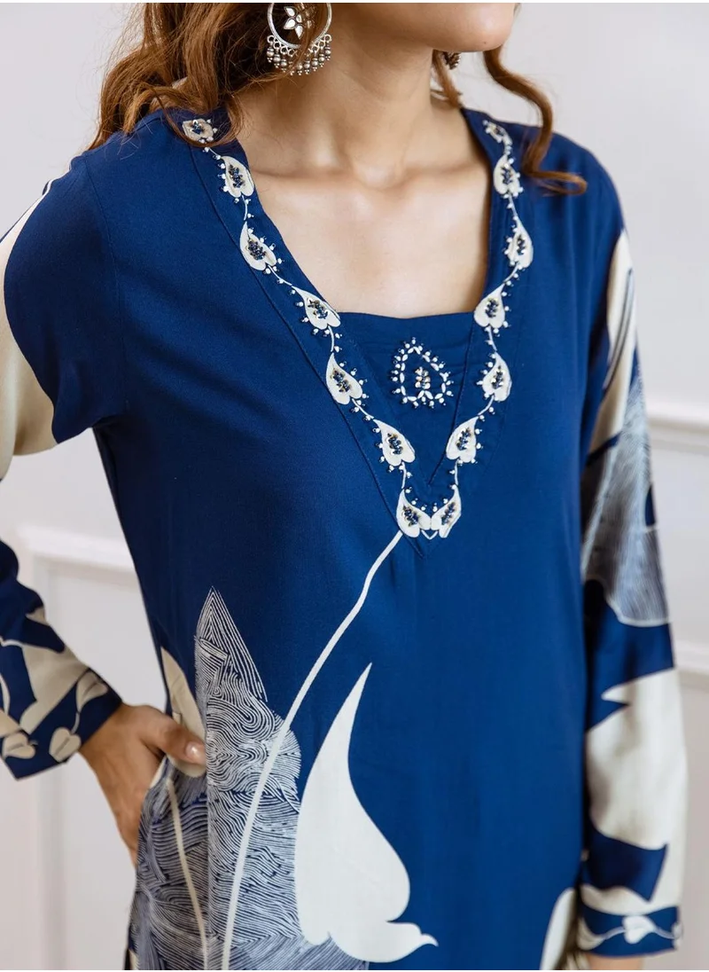 آي شين Regular Fit Embellished Pattern Round Neck Neck Three-Quarter Sleeve Blue Colour Knitted Rayon Kurta Set for Women with Mid-Rise Closure - A Timeless Addition to Your Collection
